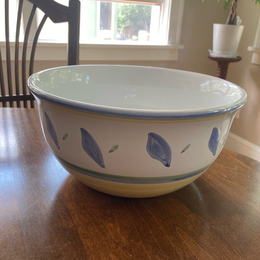 Williams Sonoma Blue and Yellow Serveware Bowl